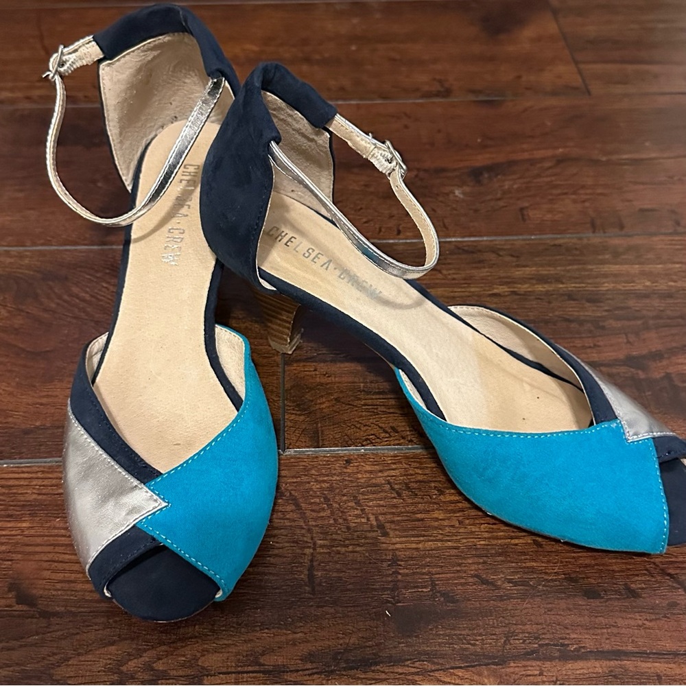 Blue suede shoes!